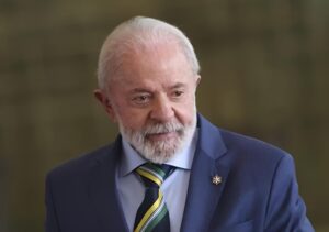 Lula passará por cirurgia na sexta-feira (30); saiba o que aconteceu