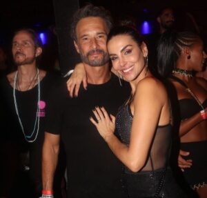 Mel Fronckowiak e Rodrigo Santoro exibem registros de viagem em família na Bahia