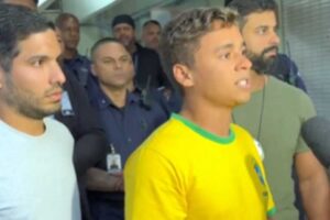 Nikolas Ferreira dá investida em repórteres após caminhada: ‘Não vi muitos de vocês’