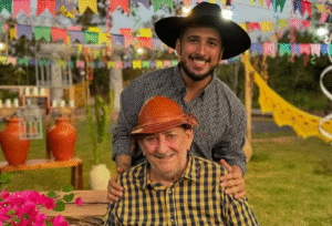 Pai de influenciador passa por cirurgia delicada e tem parte do crânio armazenada no abdômen