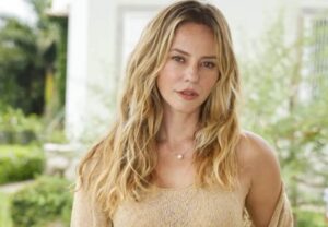 Rainha de novo? Paolla Oliveira surge ao lado de Neguinho da Beija-Flor