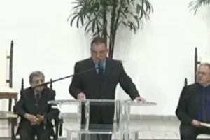 Pastor confessa ter dado “surra” no filho e vídeo repercute; assista