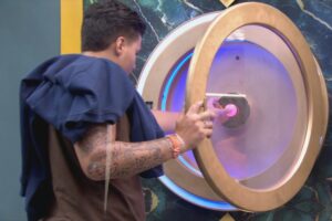 Pedro desiste do BBB 26 acusado de assédio por Jordana