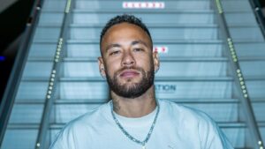 Neymar Jr. rebate crítica nas redes sociais após ataques à família