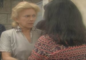 Rainha da Sucata: Maria do Carmo descobre os podres de Laurinha na cadeia