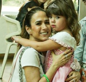 Tatá Werneck compartilha momento fofo com a filha e declara: Chamego de mamãe