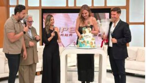 Aos 48 anos, nova apresentadora do Superpop é mãe de menino, esposa de humorista e viveu caso marcante que a tirou o sono