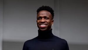 Tudo isso? Look de Vini Jr. tem acessórios que custam seis dígitos; veja os valores