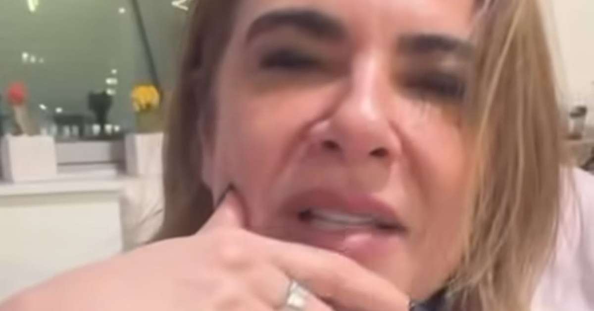 Luciana Gimenez chora após deixar a RedeTV!: 'Foi um marco na minha vida'