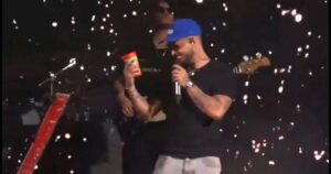 Zé Felipe vê copo com imagem de Ana Castela em show e faz revelação; saiba o que ele disse