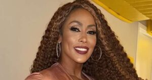 Após perder 27kg, ex-Fazenda Rosiane Pinheiro mostra antes e depois do corpo; veja