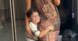 Filho de Marilia Mendonça aparece gigante em nova foto com a madrasta: ‘Prontos’