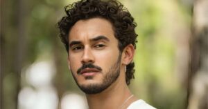 Quem é Filipe Bragança, o João Raul de ‘Coração Acelerado’?