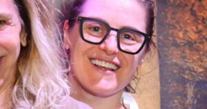 Alessandra Maestrini, a Bozena de ‘Toma lá dá cá’, faz publicação rara com namorada discreta