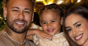 Café da manhã de Bruna Biancardi e filhas para Neymar acaba em perrengue fofo