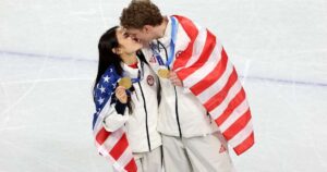 Namorados há 17 anos, casados, parças, besties… quem namora quem na patinação artística das Olimpíadas de Inverno 2026?