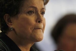 Dilma lamenta morte e se emociona: “Carreira exemplar”