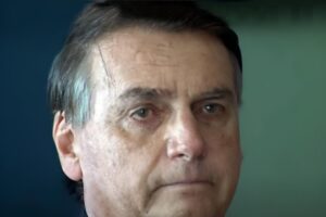 Entenda o processo para expulsar Bolsonaro das Forças Armadas