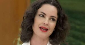 Aos 20 anos, beleza da filha da atriz Carolina Kasting surpreende