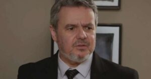 Cássio Gabus Mendes abre intimidade e revela acordo com esposa: ‘Decisão dela’