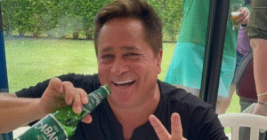 Mudou muito? Leonardo passa por cirurgia nas pálpebras