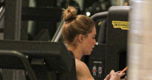 O que significa enviar muita figurinha no WhatsApp, segundo a Psicologia