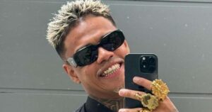 Emocionado? MC Cabelinho homenageia musa da Viradouro durante ensaio técnico