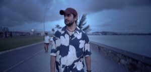 Cantor Dani Miranda consolida carreira no pop rock romântico com essência oitentista