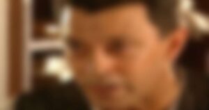 O segredo por trás de ator de ‘Terra Nostra’: 65 cirurgias e uma perna menor