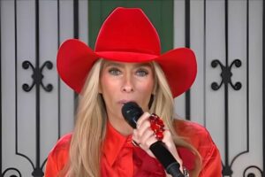 Adriane Galisteu quebra o silêncio e revela se seguirá na Record