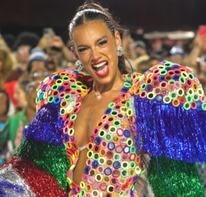 Virginia Fonseca mostra perrengues após ensaio técnico com a Grande Rio