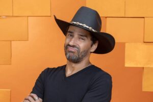 BBB26: Cowboy se engasga e precisa de atendimento médico urgente