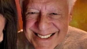 Antonio Fagundes surpreende ao surgir em foto rara ao lado da esposa: ‘Casal lindo’