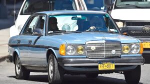 Aos 39 anos, estrela pop mantém coleção de carros milionários e amplia lista de prêmios históricos