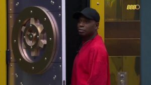 Edilson Capetinha é desclassificado do BBB 2026 após briga na madrugada; veja vídeo