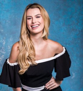 Dita anuncia a Lourival que sairá em turnê como Doris River. Veja o que vai acontecer em Êta Mundo Melhor! nesta quarta-feira