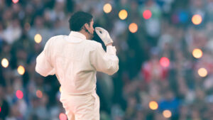 Um dos artistas mais bem pagos do mundo, cantor milionário já doou mais de R$ 13 milhões