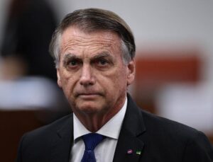 Bolsonaro depõe à PF após publicações envolvendo Lula nas redes sociais