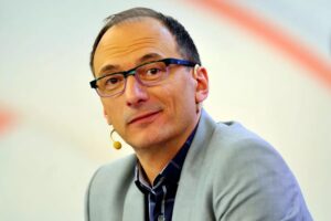 Revista com Britto Jr. teria sido deixada de lado pela direção do SBT