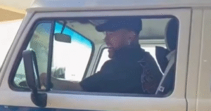 Saiba o valor médio da Kombi de luxo que Neymar ganhou de presente do pai