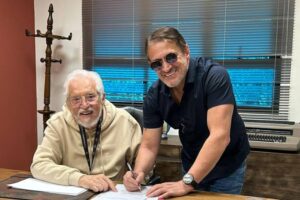 Filho de Carlos Alberto de Nóbrega confirma que irá suceder o pai em A Praça é Nossa