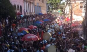 Carmelitas, clássico bloco do Rio, interrompe cortejo pela 1ª vez em 36 anos; entenda