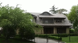 Bilionário, aposentado promete doar mais de R$ 792 bilhões da sua fortuna para ajudar os pobres