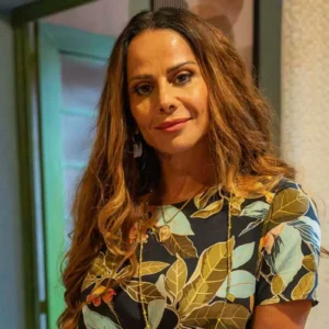 Consuelo (Viviane Araújo) em Três Graças