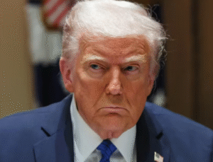 Trump diz que não se desculpará por vídeo racista com Obamas