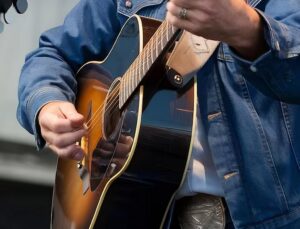 Dupla sertaneja pode estar enfrentando fim de parceria e suposta traição com fã casada; VEJA