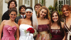 Aos 41 anos, ex-atriz da Globo largou tudo no Brasil para viver história de amor na vida real