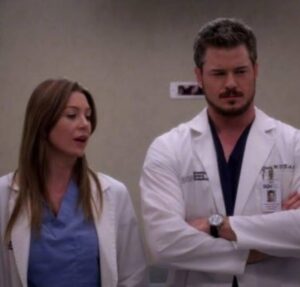 Ellen Pompeo homenageia Eric Dane ao receber prêmio de Defensora do Ano na Champions for Cures and Care