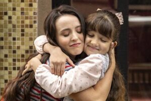 Êta Mundo Melhor!: Anabela chama Estela de mãe pela primeira vez