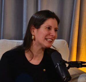 Evelyn Montesano faz chá revelação e descobre o sexo do primeiro filho